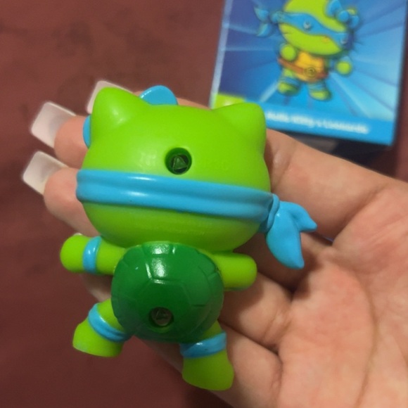 Hello Kitty x TMNT McDonalds Leonardo figure 🐢 - Picture 5 of 5